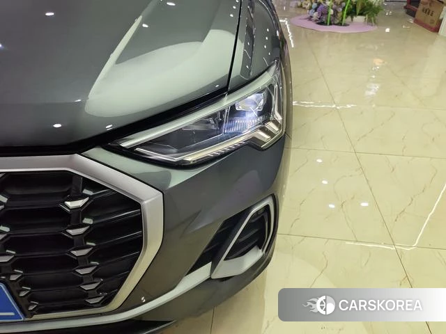 Audi Q3 2023 Темно-серый из Китая, фото 3