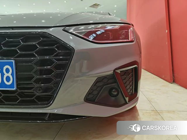 Audi A4L 2024 Темно-серый из Китая, фото 3