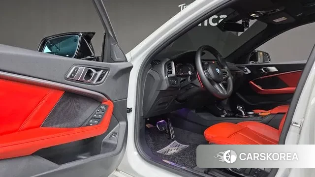 BMW 1 Series (F40) 2021 Белый из Кореи, фото 3