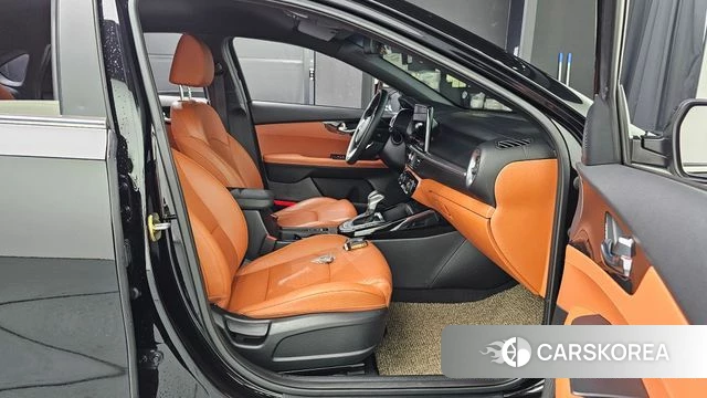 Kia The New K3 2nd generation 2021 Черный из Кореи, фото 3