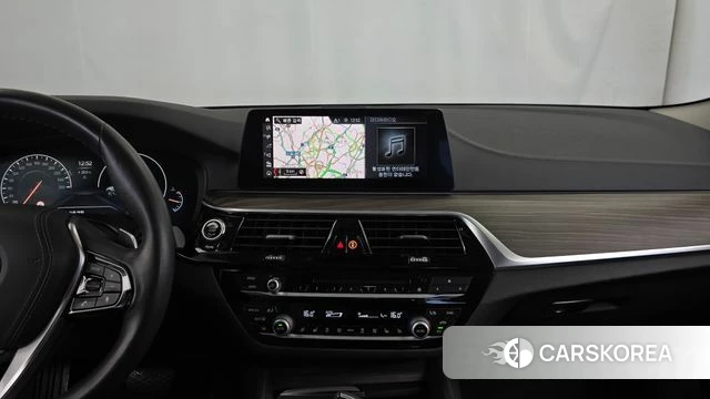 BMW 5 Series (G30) 2019 Серый из Кореи, фото 3