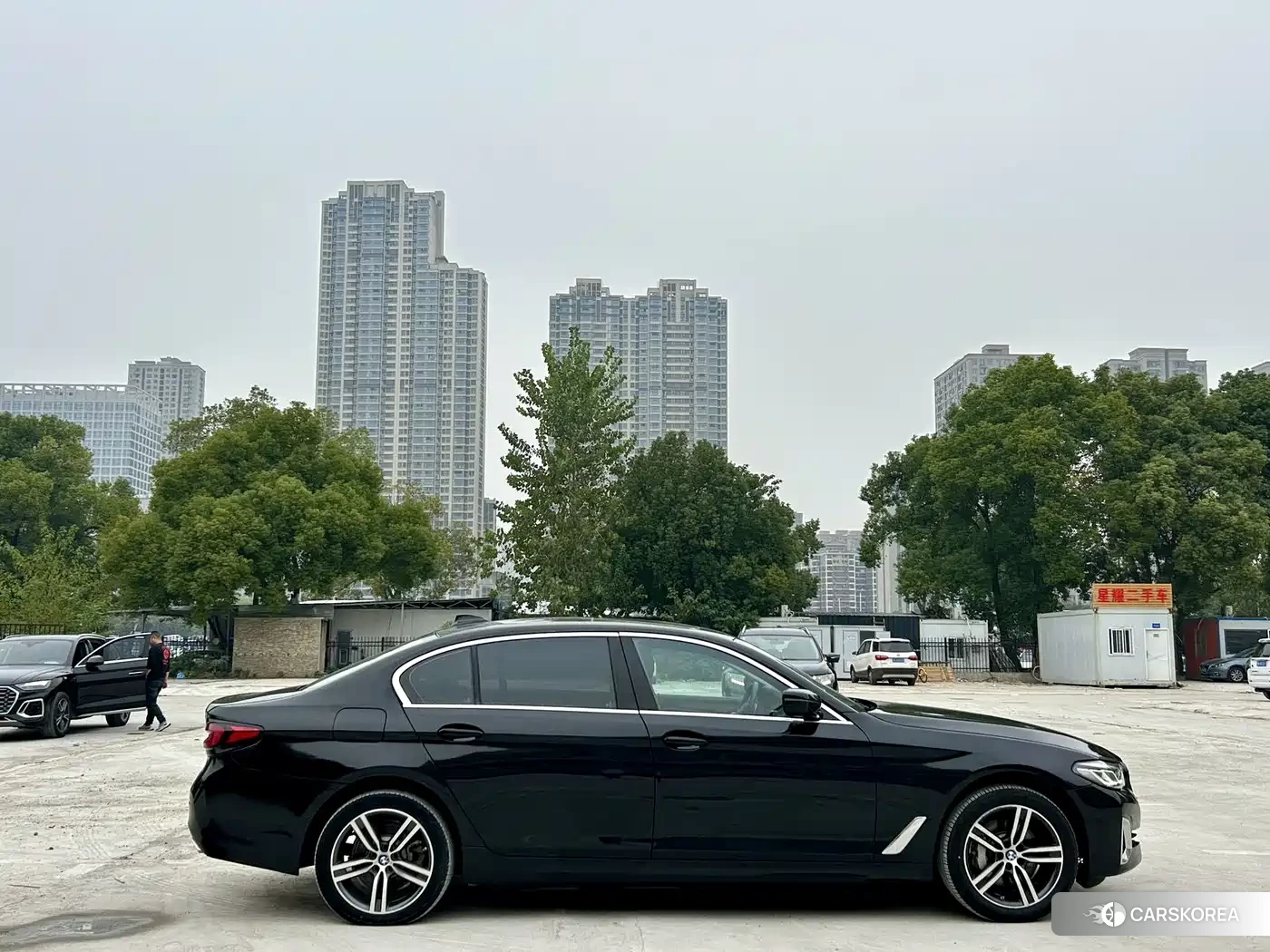 BMW 5 series 2023 Черный из Китая, фото 3