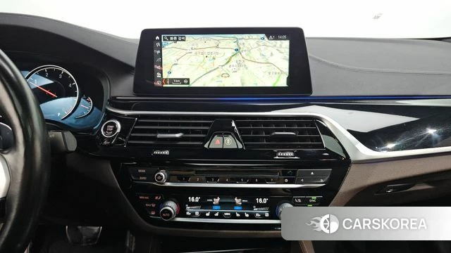 BMW 5 Series (G30) 2018 Серый из Кореи, фото 3
