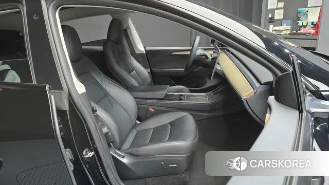 Tesla Model Y 2023 Черный из Кореи, фото 3