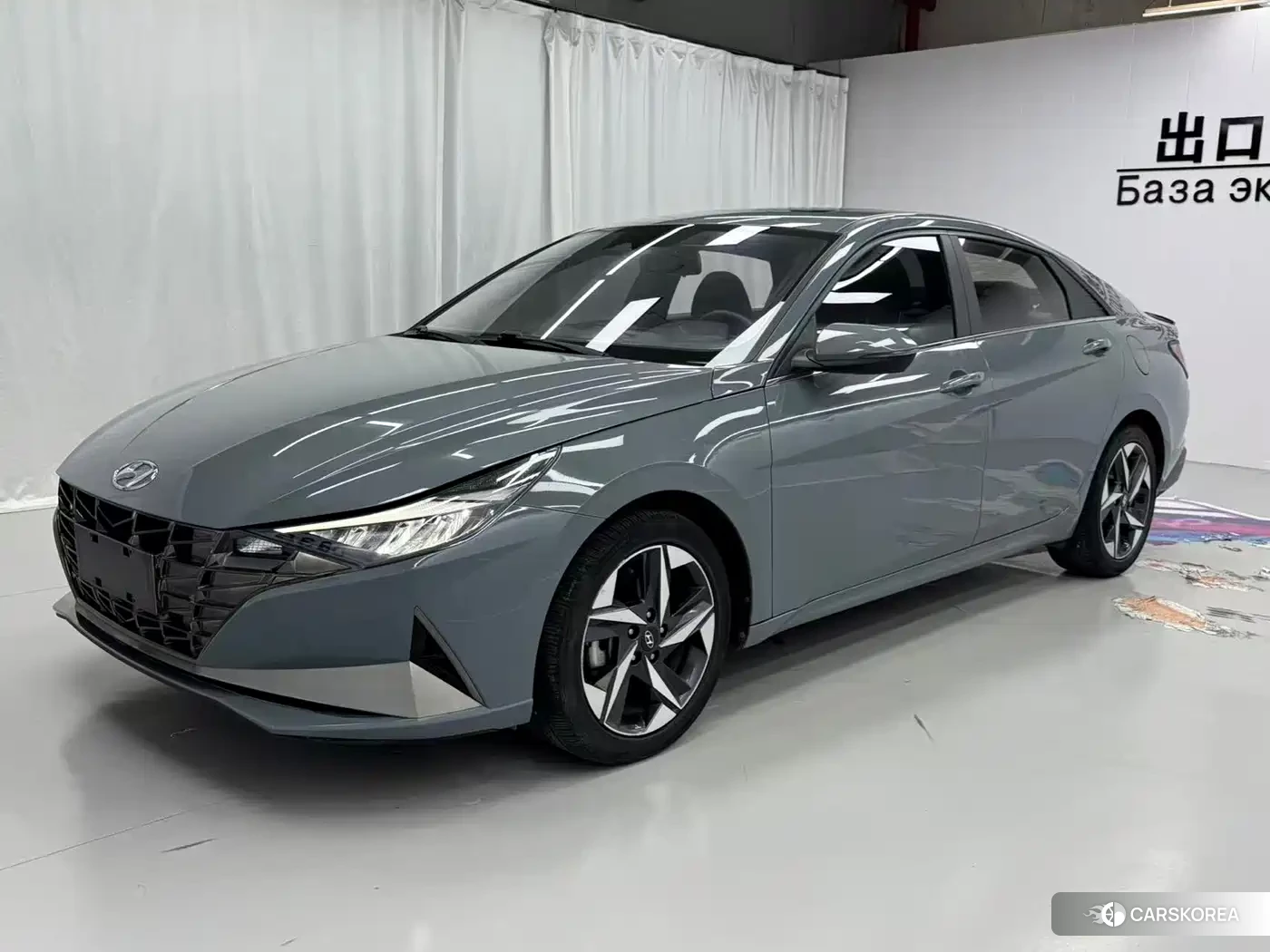Hyundai Elantra 2022 Silver/gray из Китая, фото 3