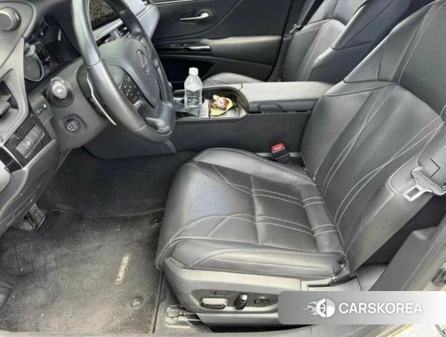 Lexus ES300h 7th generation 2022 Серебристо-серый из Кореи, фото 3