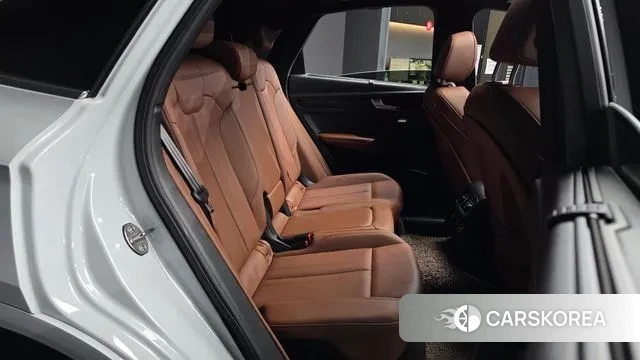 Audi Q5 (FY) 2023 Белый из Кореи, фото 3