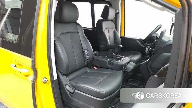 Hyundai Staria 2025 Желтый из Кореи, фото 3