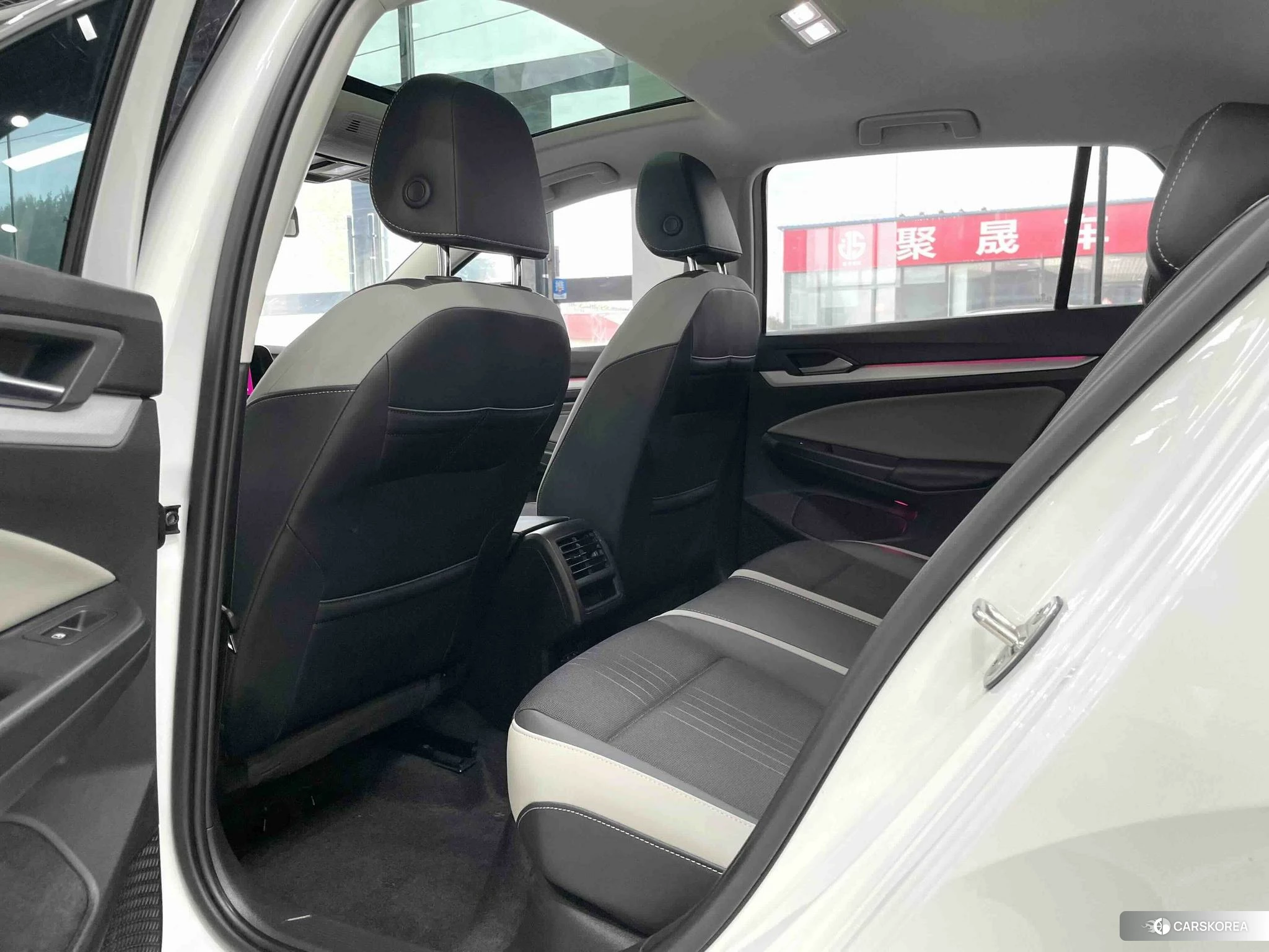 Volkswagen Golf 2020 Белый из Китая, фото 3