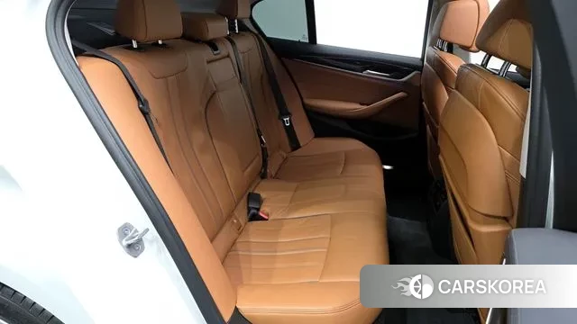 BMW 5 Series (G30) 2021 Белый из Кореи, фото 3