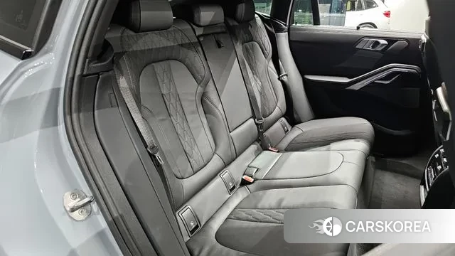 BMW X6 (G06) 2023 Серебристо-серый из Кореи, фото 3