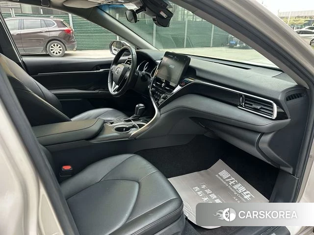 Toyota Camry 2021 Серебристо-серый из Китая, фото 3
