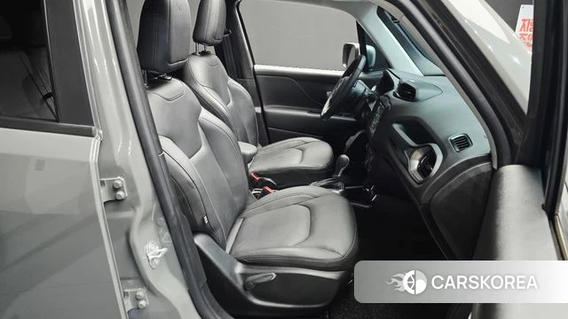 Jeep Renegade 2022 Серебристо-серый из Кореи, фото 3