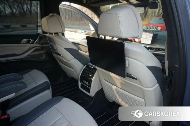 BMW X7 (G07) 2023 Серый из Кореи, фото 3