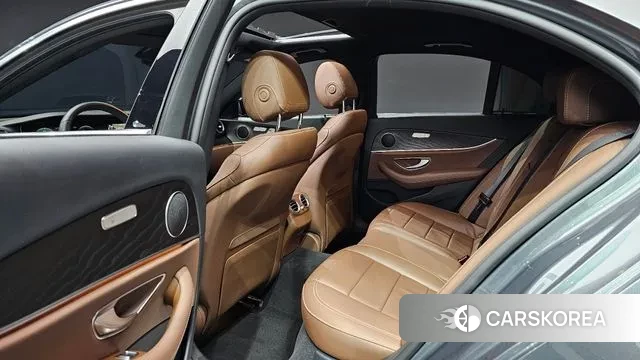 Mercedes-Benz E-Class W213 2023 Серый из Кореи, фото 3