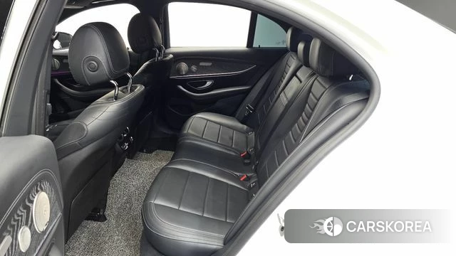 Mercedes-Benz E-Class W213 2021 Белый из Кореи, фото 3