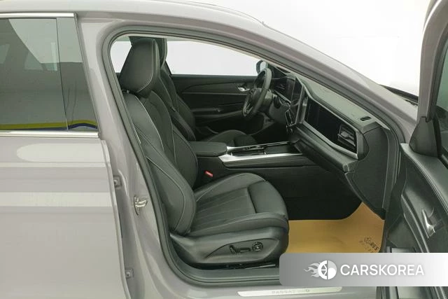 Volkswagen Passat 2024 Темно-серый из Китая, фото 3