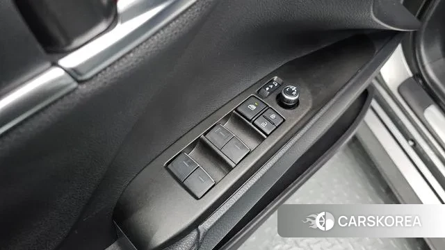 Toyota Camry (XV70) 2024 Серый из Кореи, фото 3