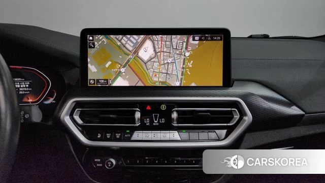 BMW X3 (G01) 2023 Черный из Кореи, фото 3