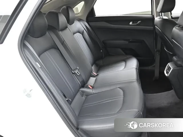 Kia The New K5 3rd generation 2024 Белый из Кореи, фото 3