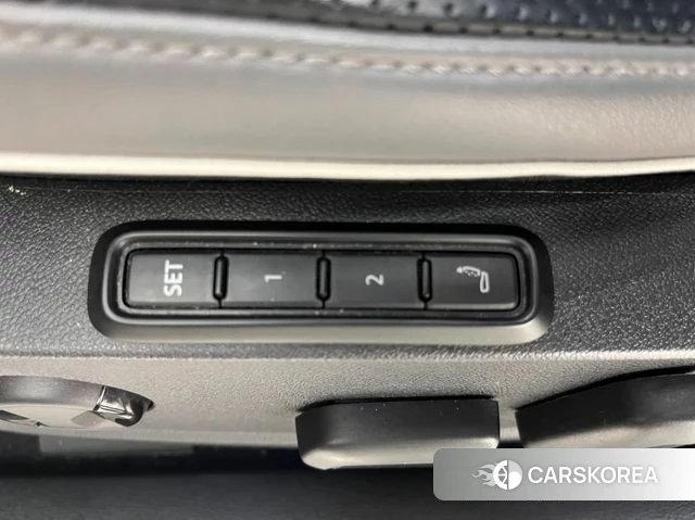 Volkswagen Arteon 2022 Серебристо-серый из Кореи, фото 3