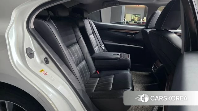 Lexus New ES300h 2018 Белый из Кореи, фото 3