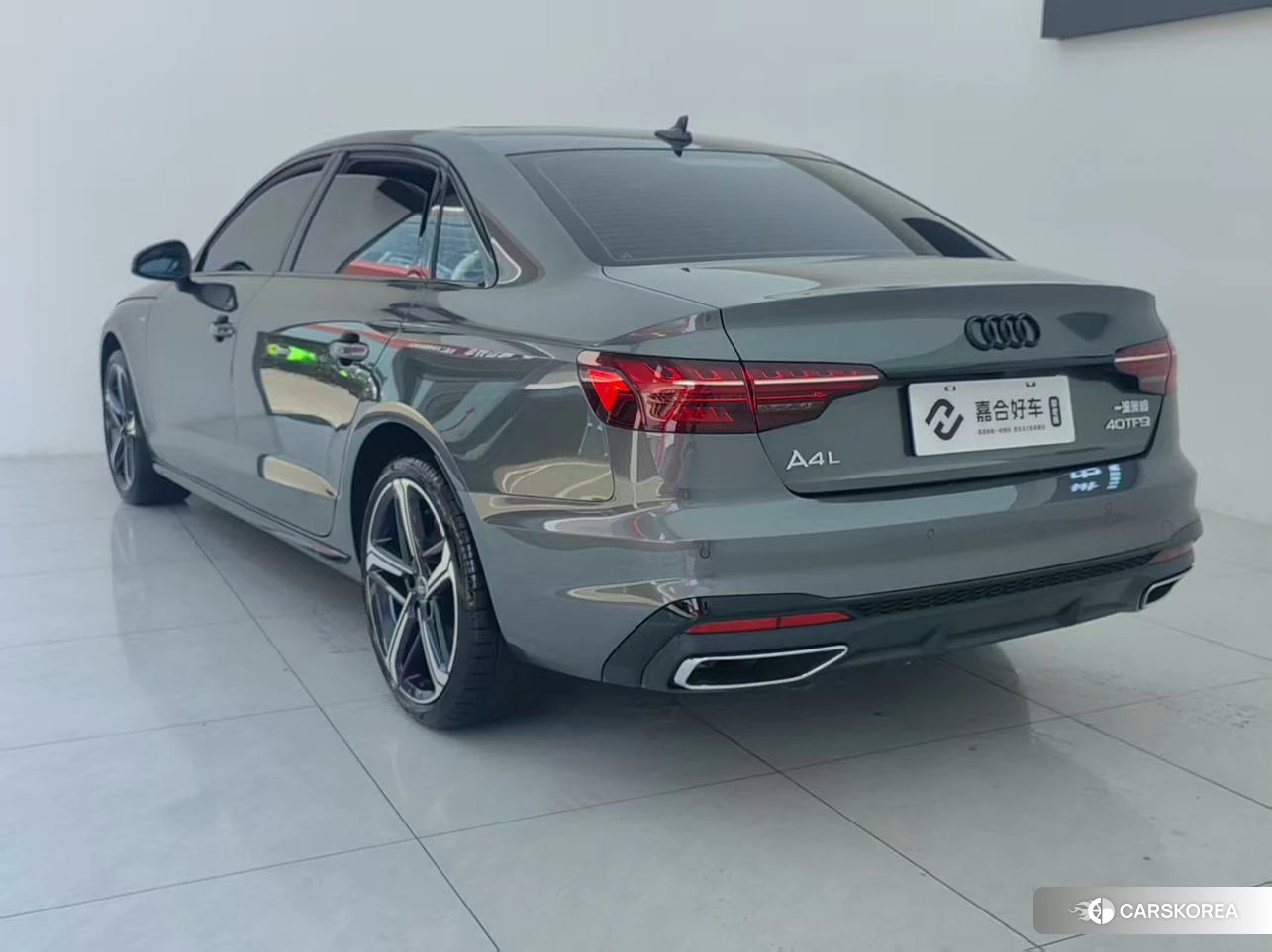 Audi A4L 2023 Темно-серый из Китая, фото 3