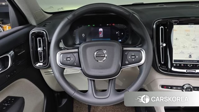 Volvo XC40 2024 Белый из Кореи, фото 3