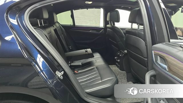 BMW 5 Series (G30) 2018 Черный из Кореи, фото 3