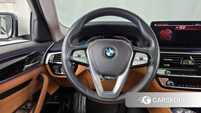 BMW 5 Series (G30) 2022 Белый из Кореи, фото 3