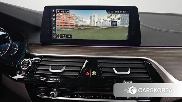 BMW 5 Series (G30) 2018 Белый из Кореи, фото 3