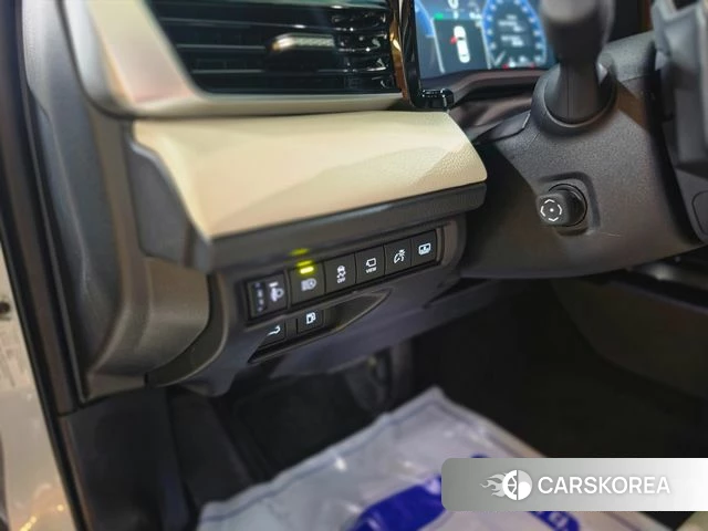 Toyota Camry (XV80) 2025 Серебряный из Кореи, фото 3
