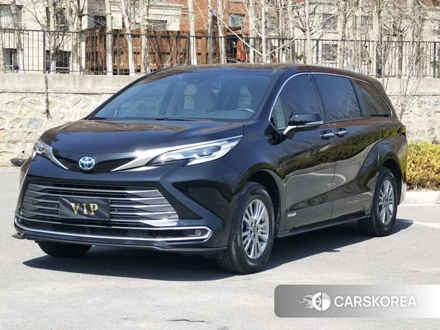Toyota Saina 2023 Черный из Китая, фото 3