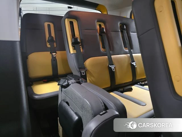 Hyundai Staria 2024 Желтый из Кореи, фото 3