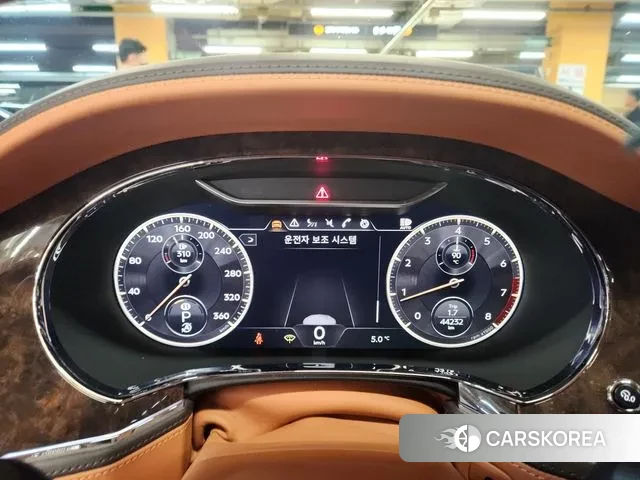 Bentley Flying Spur 3rd Generation 2021 Жемчужный цвет из Кореи, фото 3