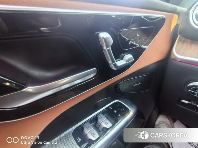 Mercedes-Benz GLC 2024 Черный из Китая, фото 3