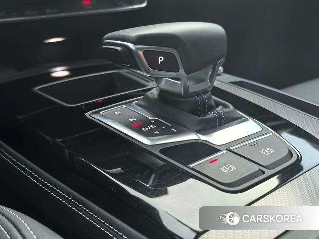 Audi Q5L 2024 Черный из Китая, фото 3
