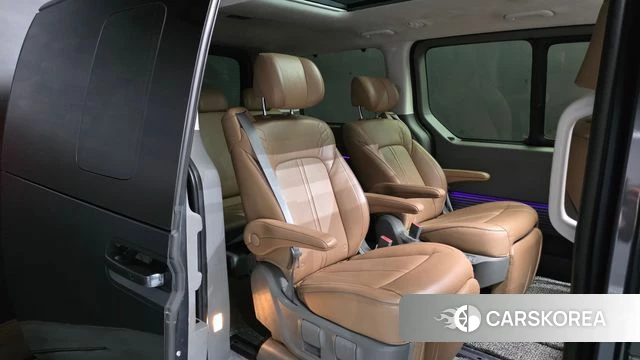 Hyundai Staria 2021 Серый из Кореи, фото 3