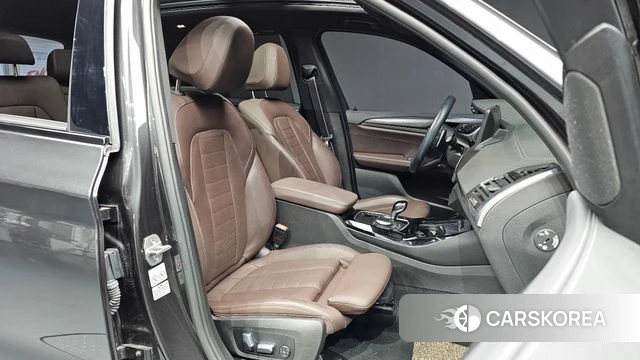 BMW X3 (G01) 2022 Черный из Кореи, фото 3