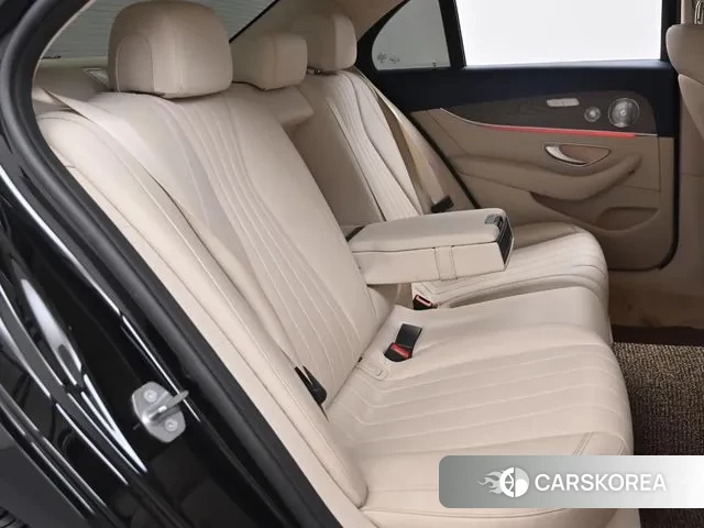Mercedes-Benz E-Class W213 2018 Черный из Кореи, фото 3