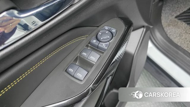 Chevrolet (GM Daewoo) Trax Crossover 2023 Белый из Кореи, фото 3