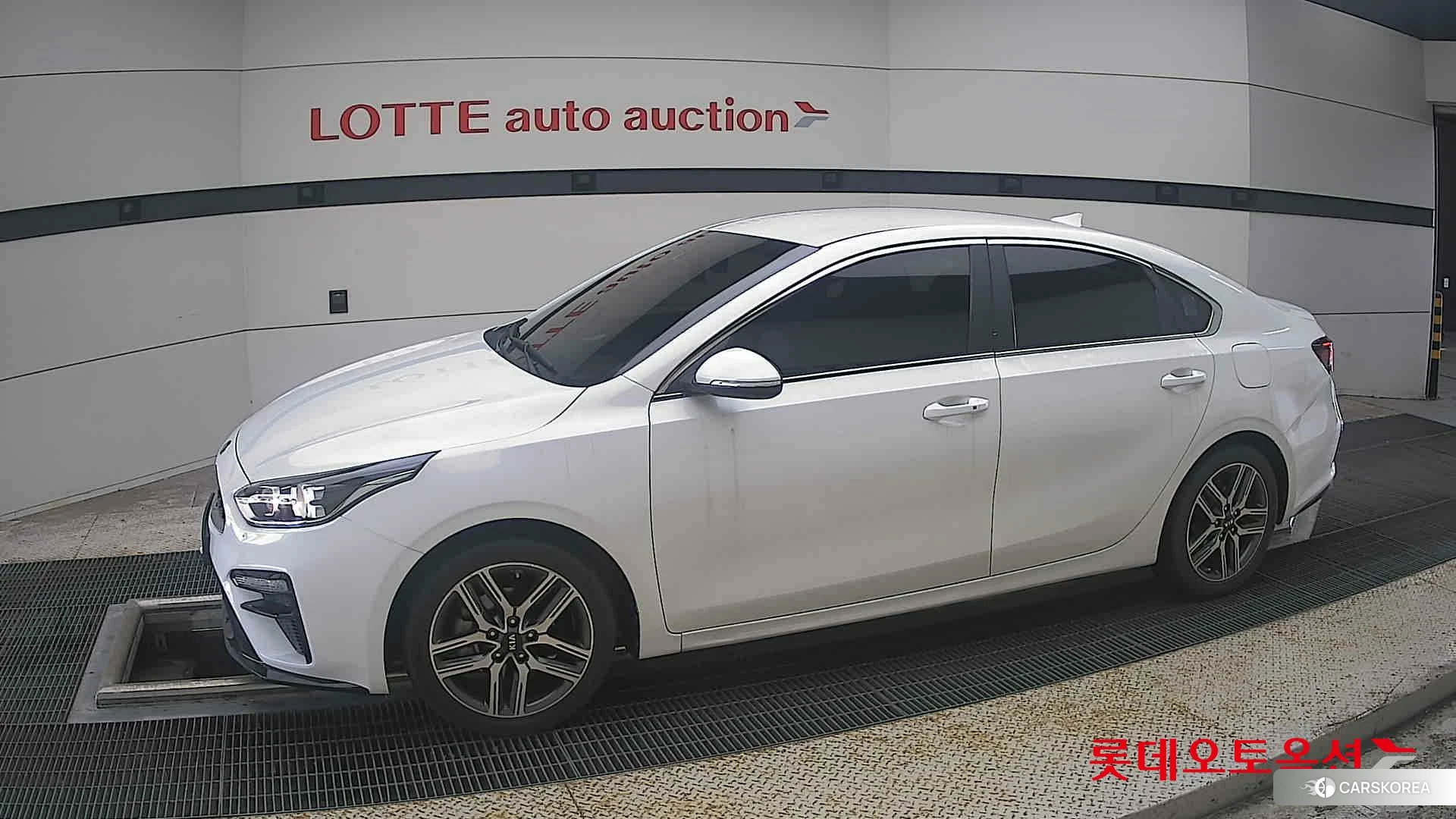 Kia K3 2020 Snow White Pearl из Кореи, фото 3