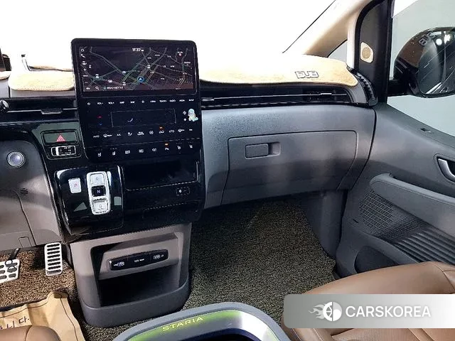 Hyundai Staria 2022 Серебряный из Кореи, фото 3