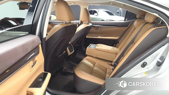 Lexus New ES300h 2018 Серебряный из Кореи, фото 3