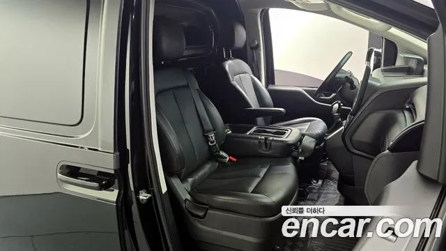 Hyundai Staria 2022 Черный из Кореи, фото 3