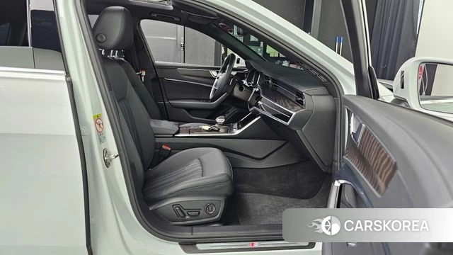 Audi A6 (C8) 2023 Белый из Кореи, фото 3