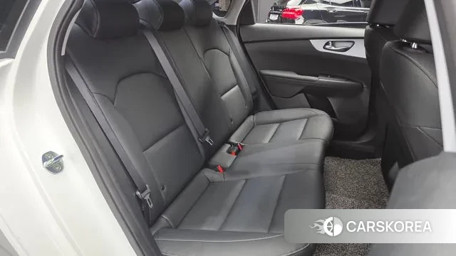 Kia The New K3 2nd generation 2021 Белый из Кореи, фото 3