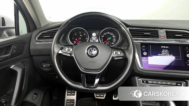 Volkswagen Tiguan second Generation 2018 Серебряный из Кореи, фото 3