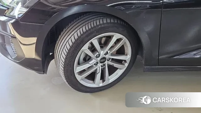 Audi A3 (8Y) 2024 Черный из Кореи, фото 3