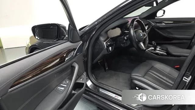 BMW 5 Series (G30) 2021 Серый из Кореи, фото 3